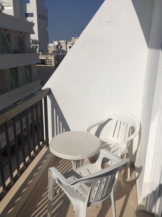 Nautilus Tourist Apartments 라르나카 외부 사진