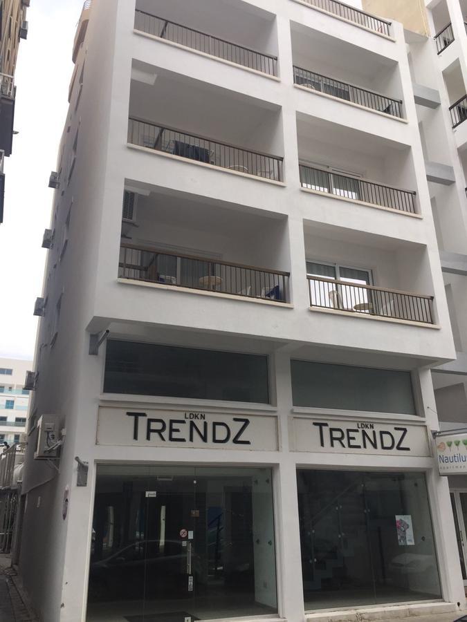 Nautilus Tourist Apartments 라르나카 외부 사진